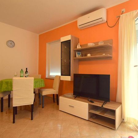Apartments Cindric Malinska Exterior foto